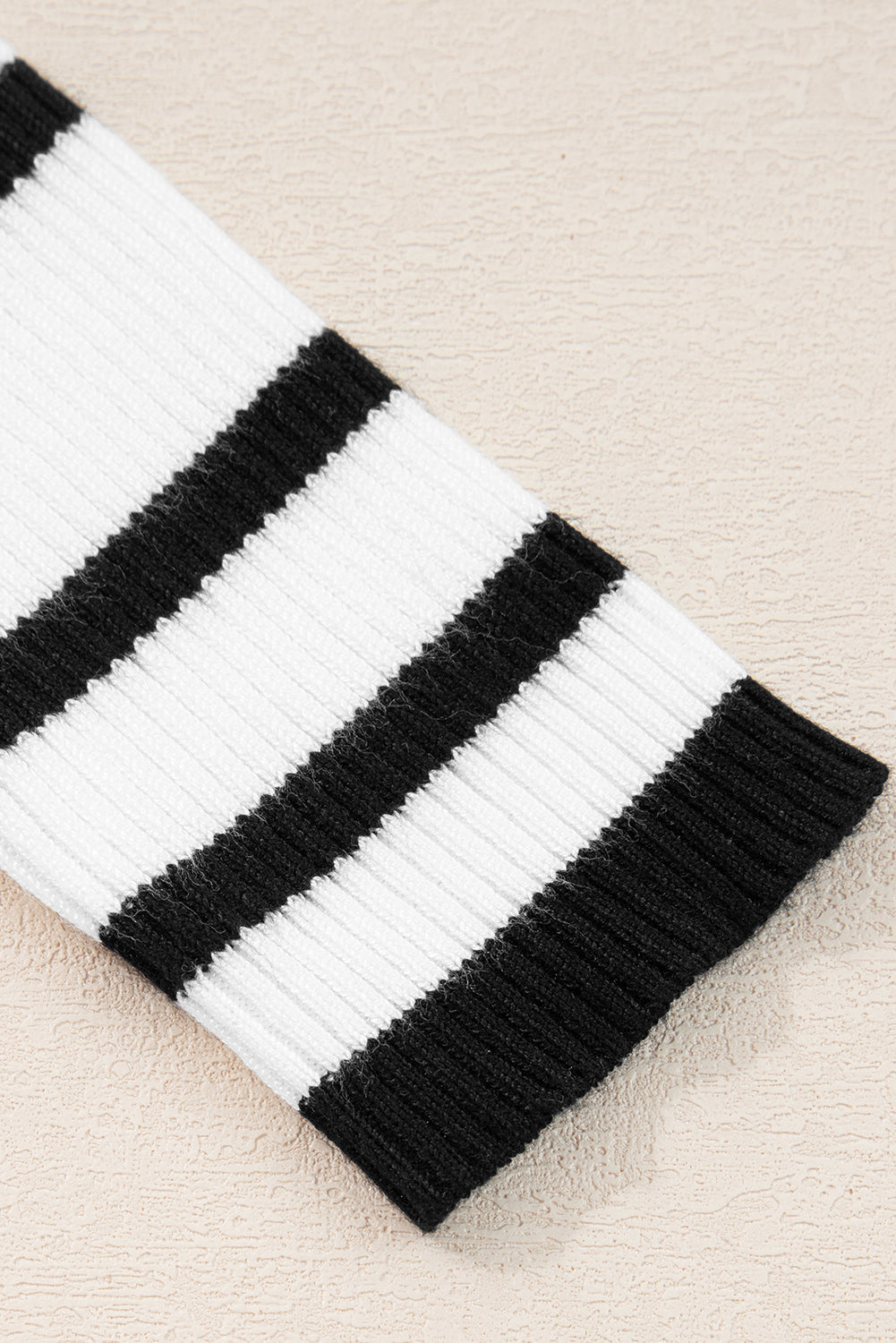 Scallop Sweetheart Ribbed Stripe Top – Black & White