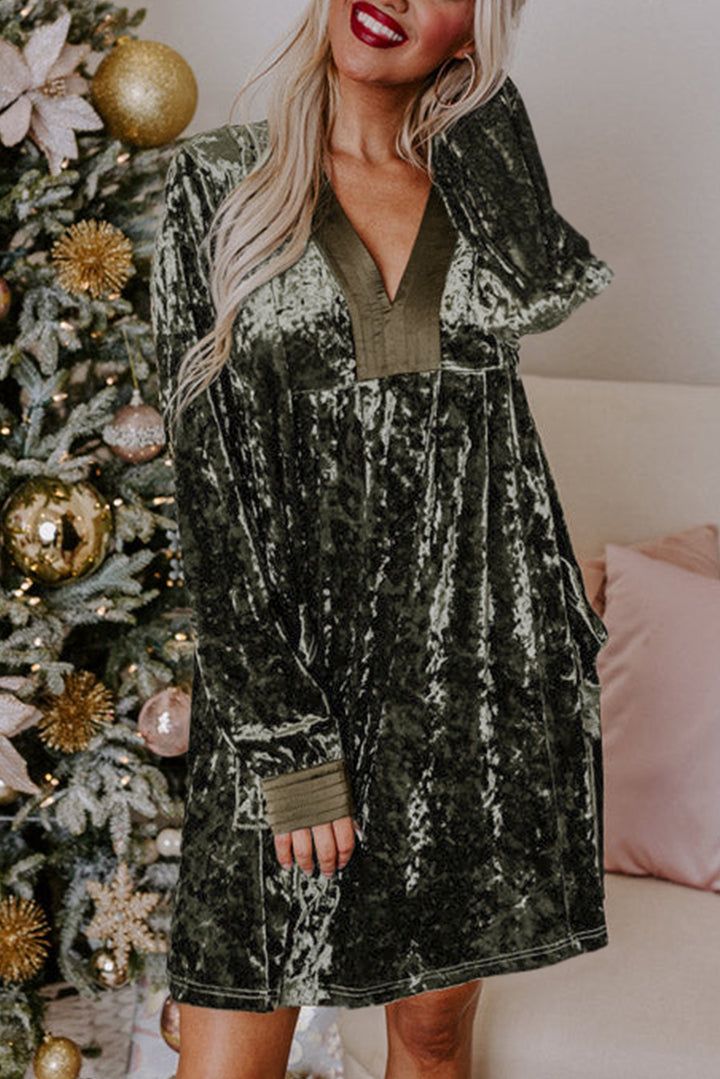 Mistletoe Crush Velvet V-Neck Pocket Dress – Evergreen