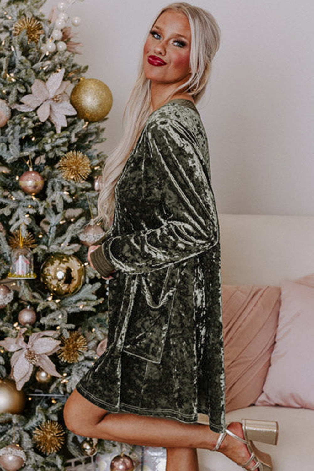 Mistletoe Crush Velvet V-Neck Pocket Dress – Evergreen
