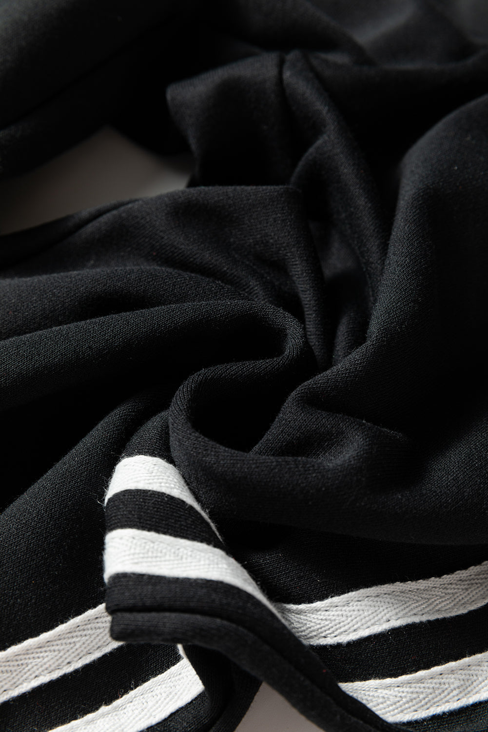 🖤❤️ Luke & Estelle “On The Go Luxe Varsity Set” – Effortless Style Meets Everyday Comfort ✨