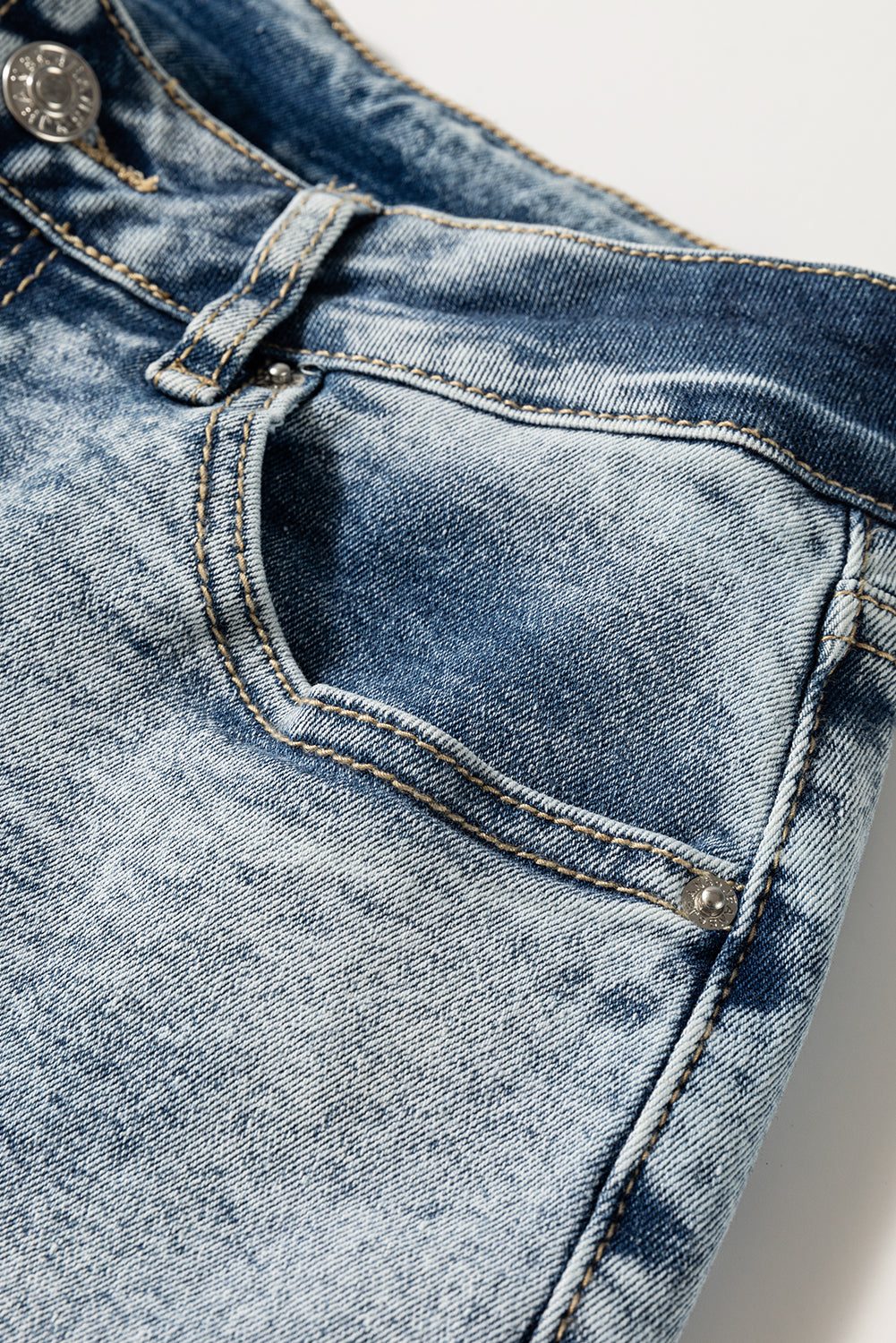 ✨ LUKE & ESTELLE – “The Effortlessly Iconic Cuffed Wide Leg Jeans” ✨