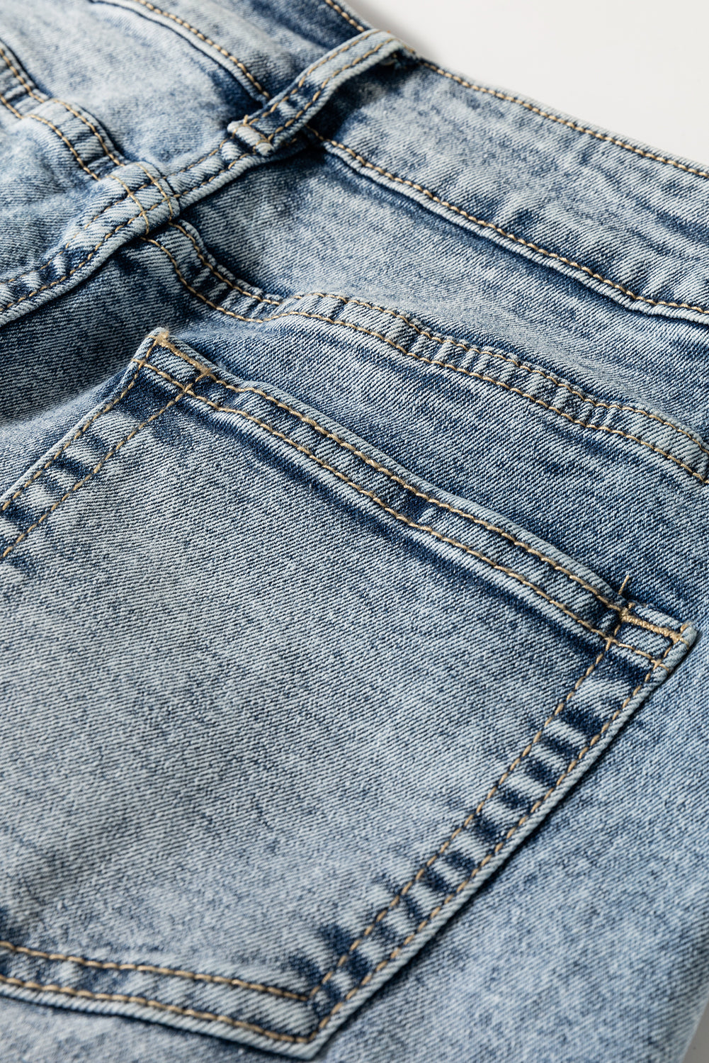 ✨ LUKE & ESTELLE – “The Effortlessly Iconic Cuffed Wide Leg Jeans” ✨