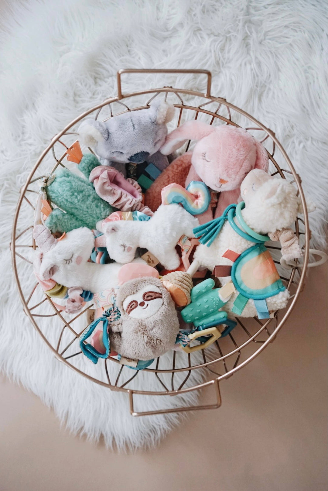 Itzy Ritzy - Itzy Friends Link & Love™ Activity Plush with Teether Toy: Llama