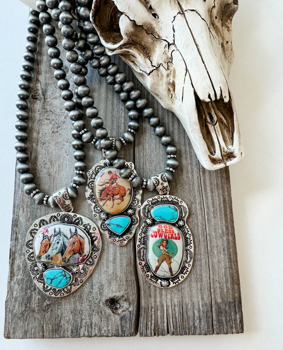 Western Horses Navajo Style Pearl Pendant Necklace